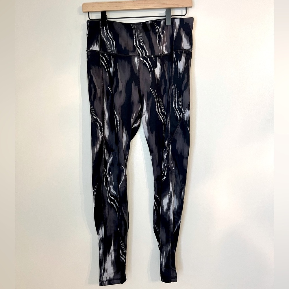 Patterned Leggings with pockets - all in motion